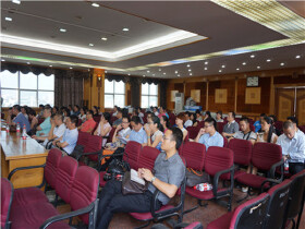 探外销之路 桂林房协年中座谈会举行