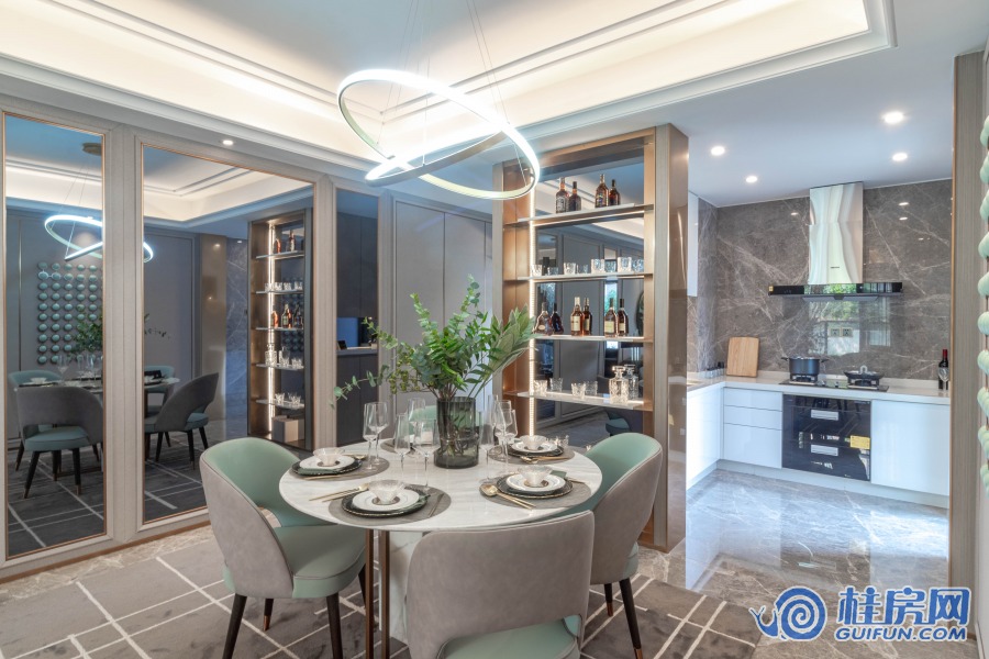 ​碧园华骊茗城建面约129㎡户型样板间