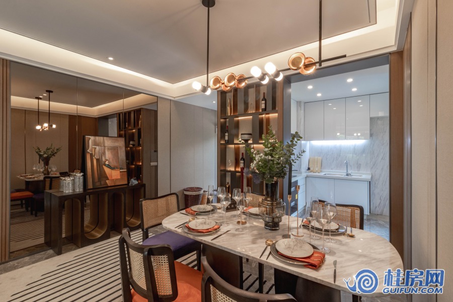 ​碧园华骊茗城建面约129㎡户型样板间