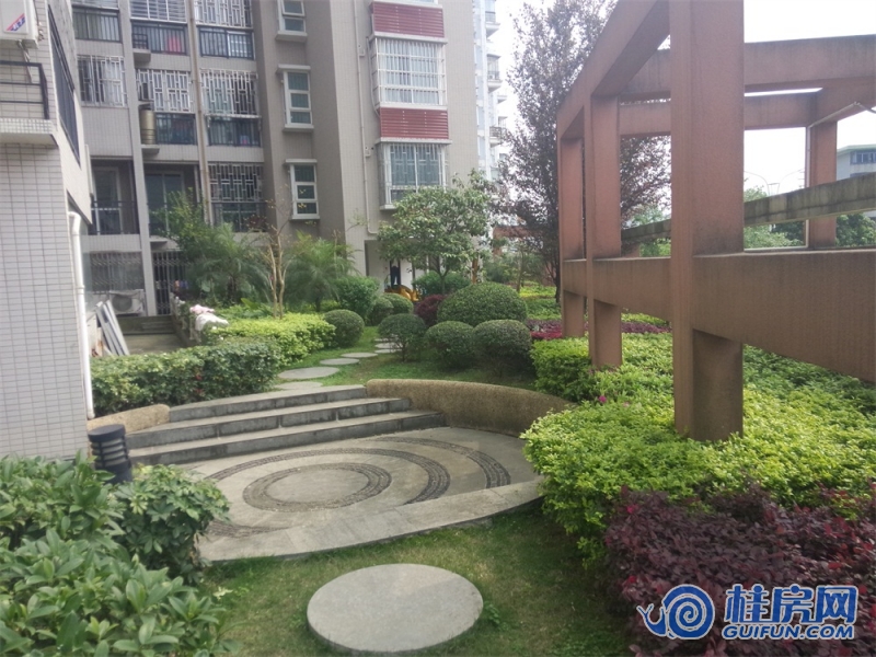 二楼花园实景图（2015.04)