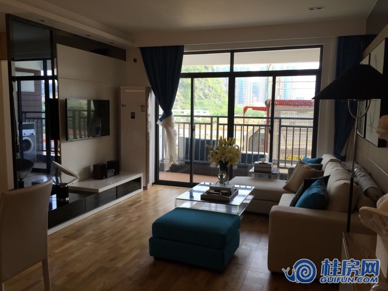 山水凤凰城中央御景组团样板间