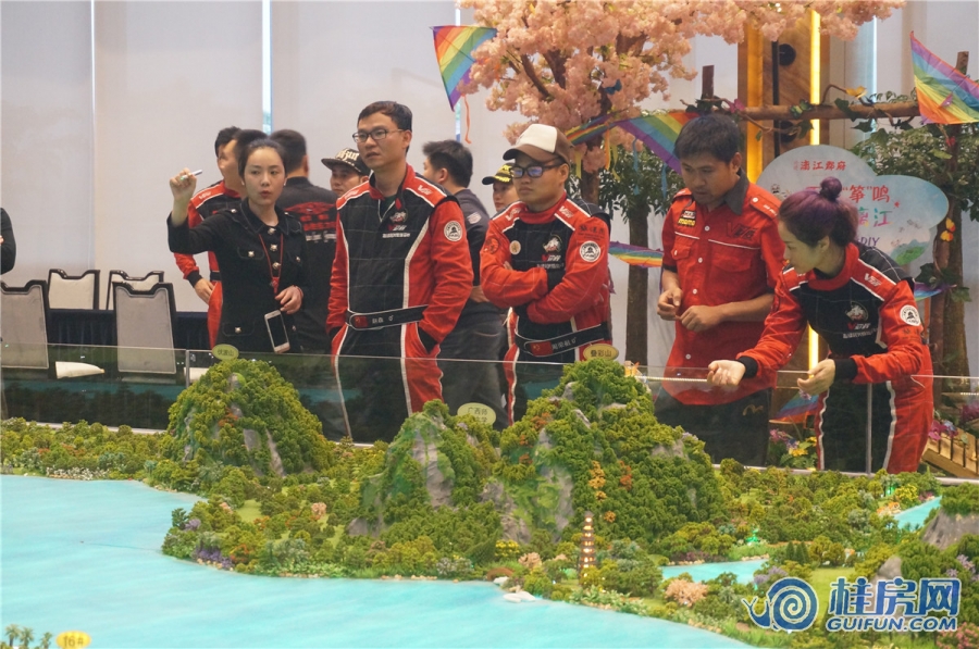 个人证件全3房2厅2卫1厨毛胚新房临近学校公园体育广场甲天下广场农贸大商场银行公交站 二手房