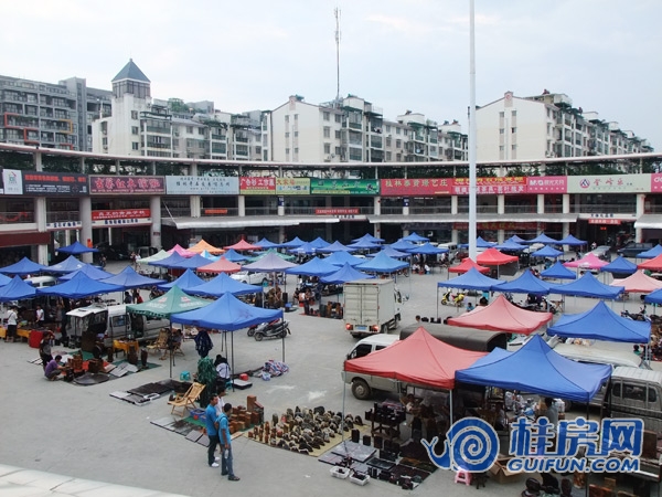 德天万货批发城