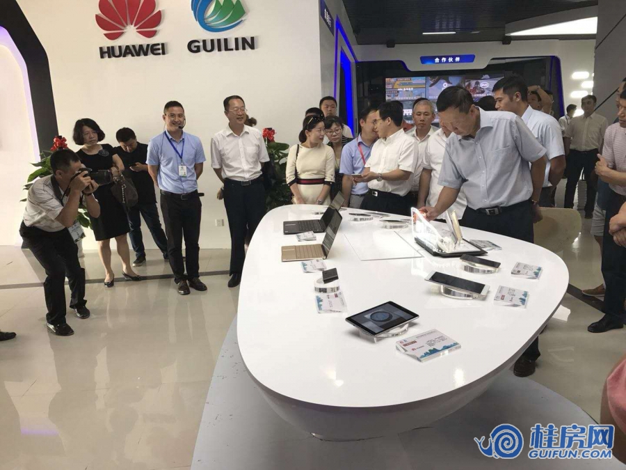 领导视察华为项目