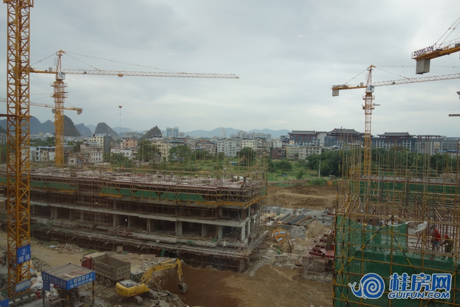 兴进漓江郡府工程进度 工地