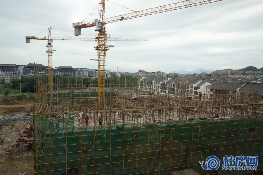 兴进漓江郡府工程进度 工地