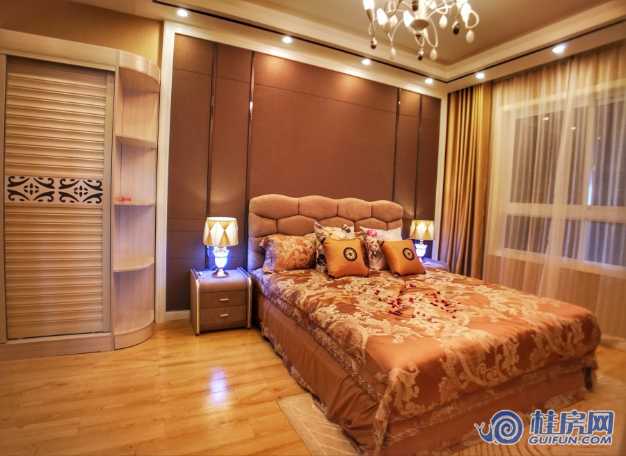 桂林电子商城·天悦城5#楼样板间（10.9）