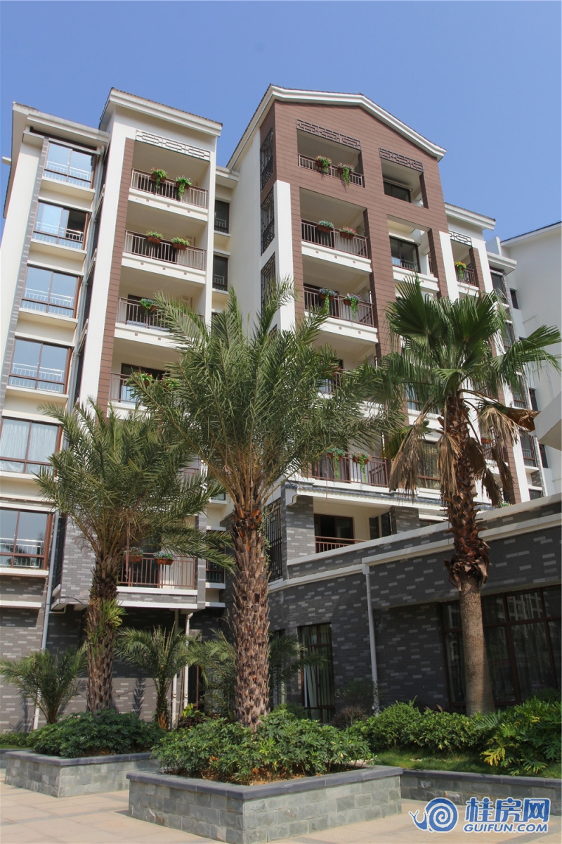 冠城大通华郡小区实景图