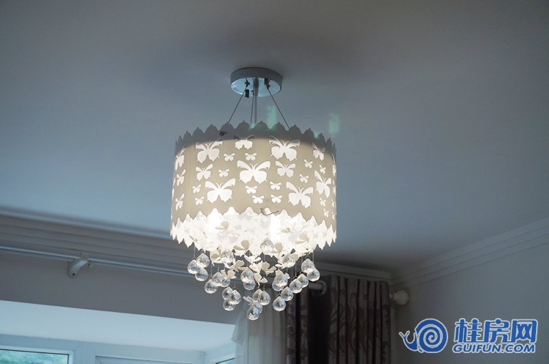 房间吊灯