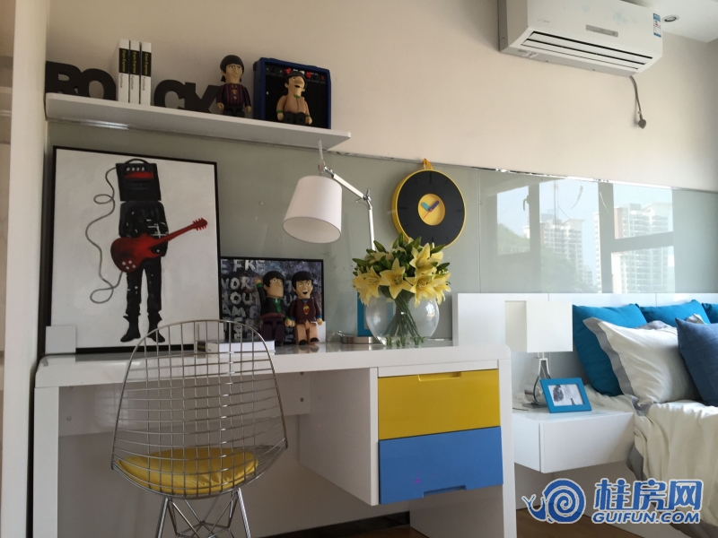 山水凤凰城中央御景组团样板间