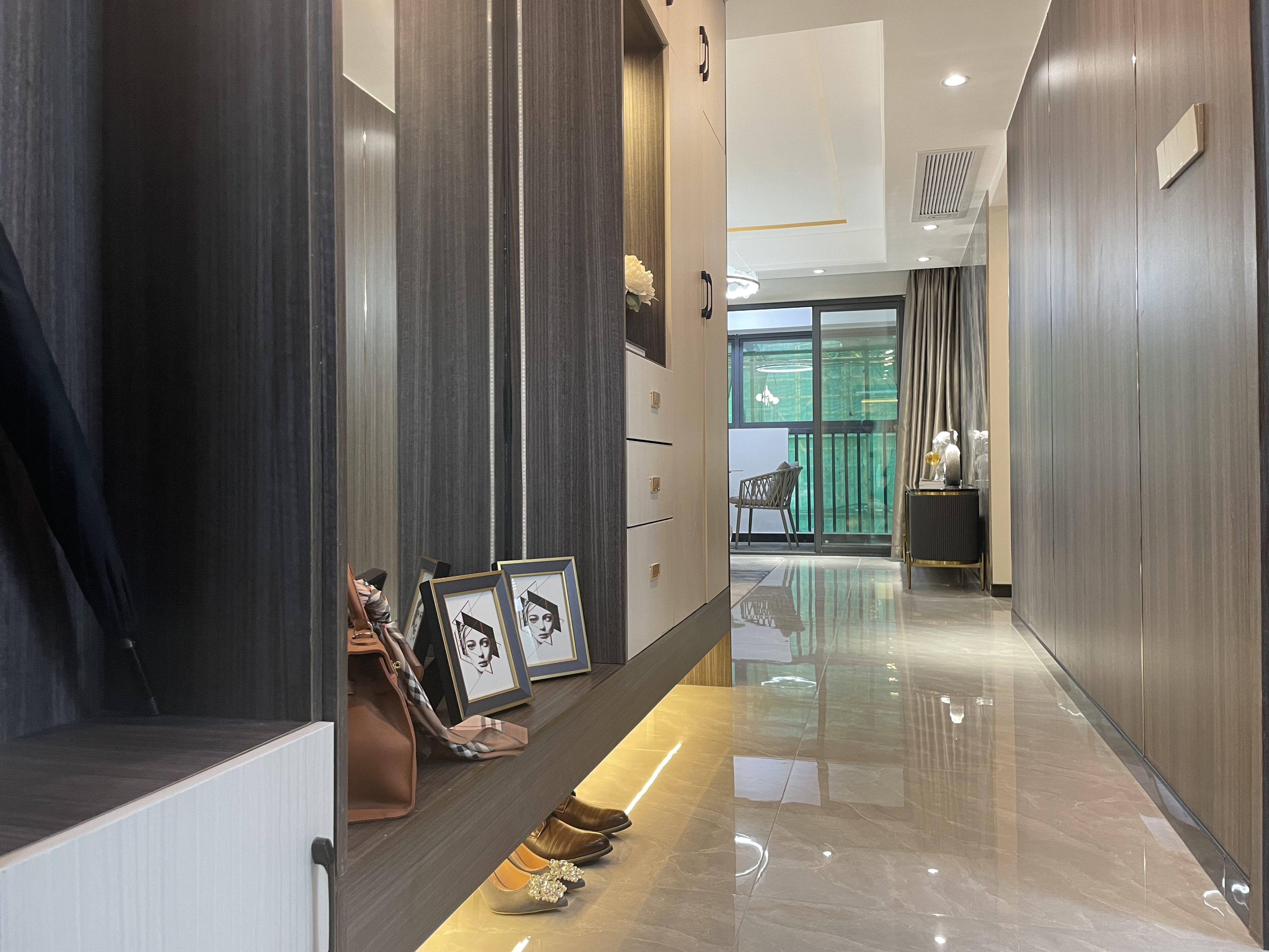 宁铁叠彩佳园88㎡户型样板间实景图