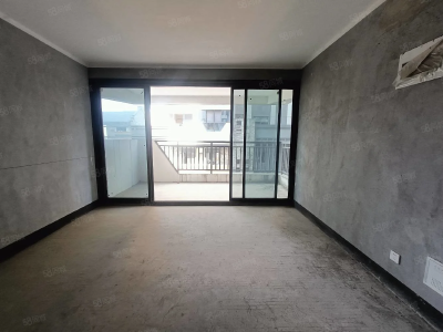 信昌棠棣之华，4室2厅2卫，170.00㎡，毛坯，售价150万