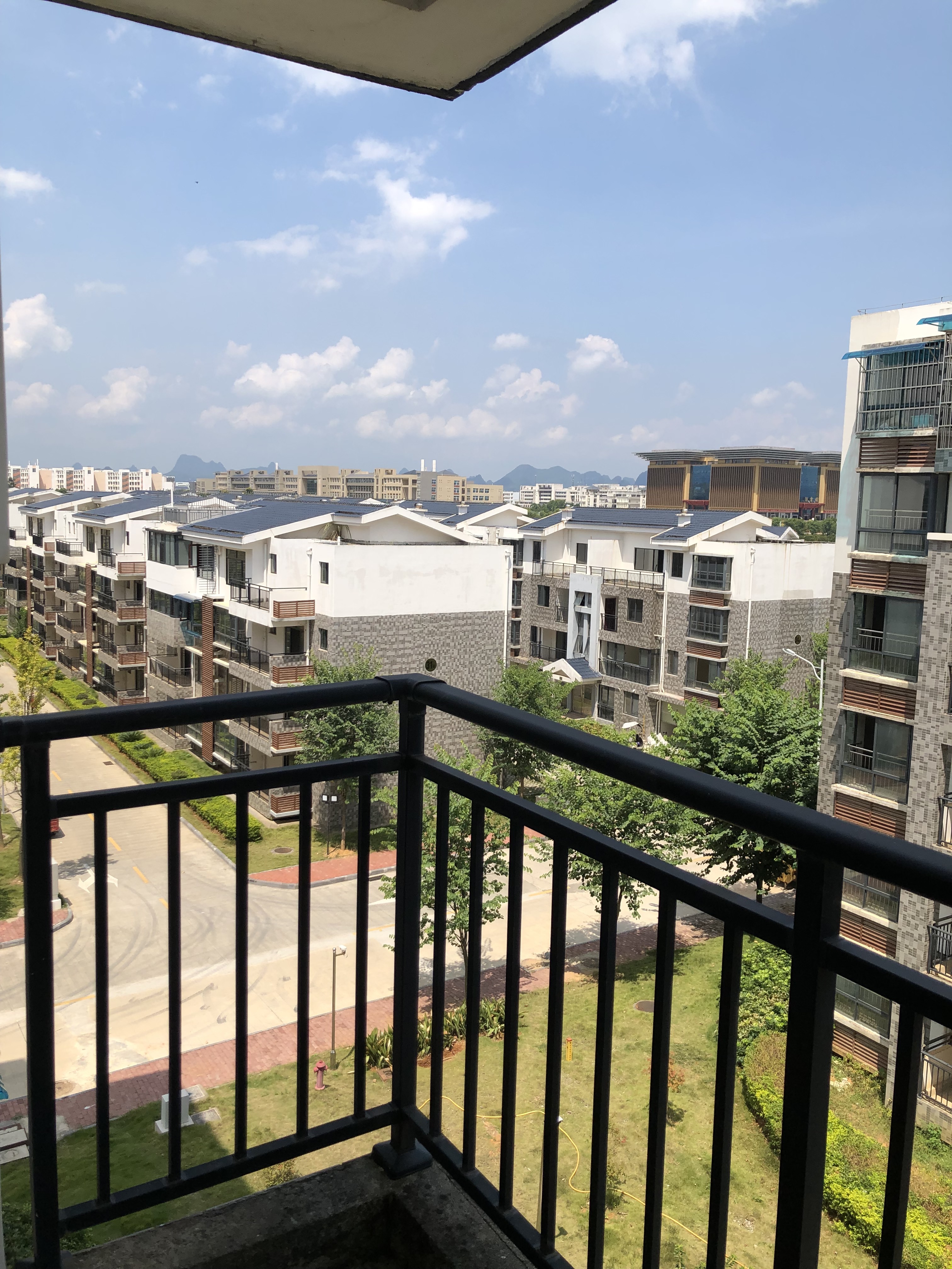 雁山师大，相思江奥林苑，3室2厅2卫，117..56㎡，毛坯，售价38万 二手房