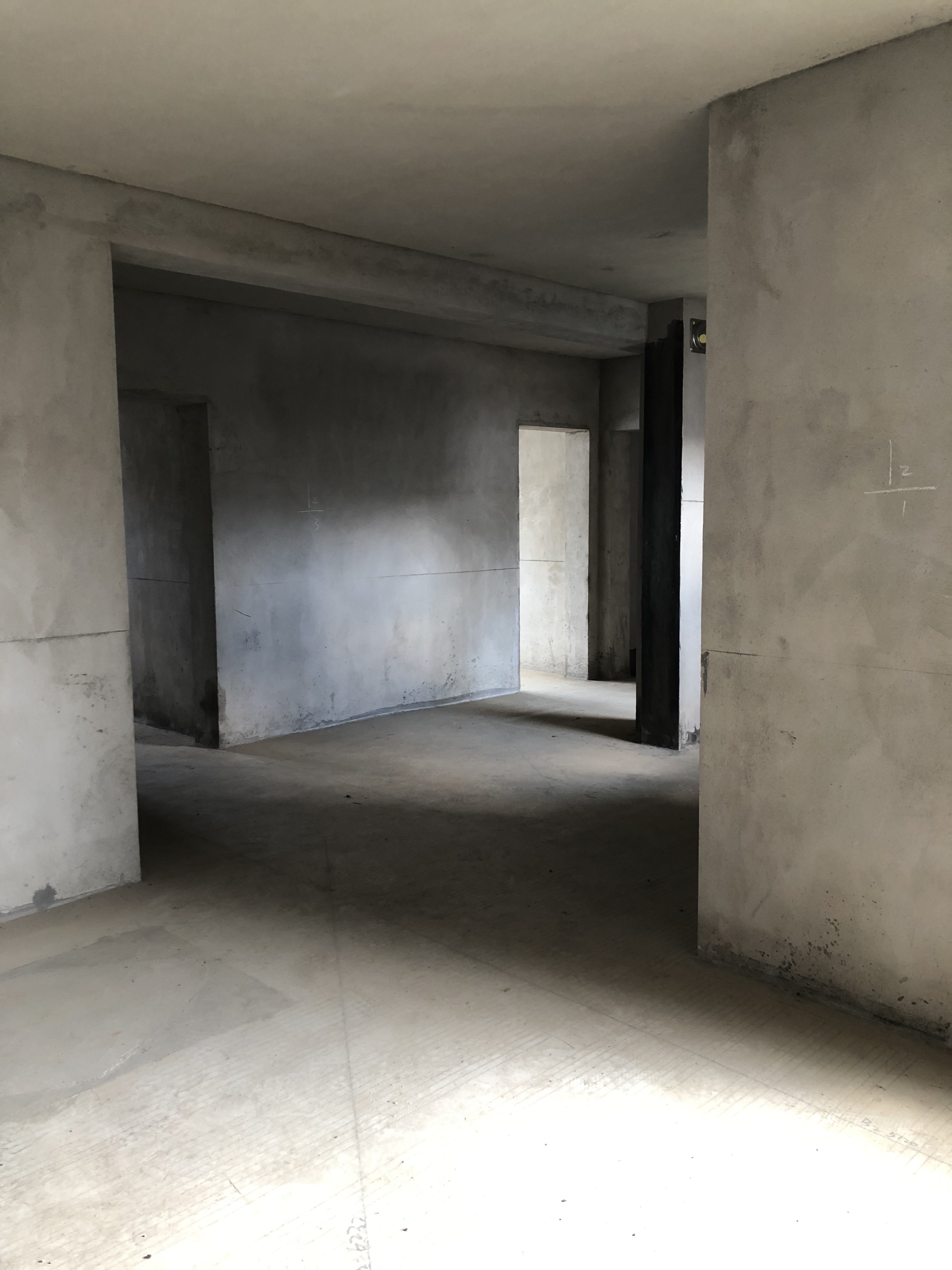 雁山师大，相思江奥林苑，3室2厅2卫，117..56㎡，毛坯，售价38万 二手房