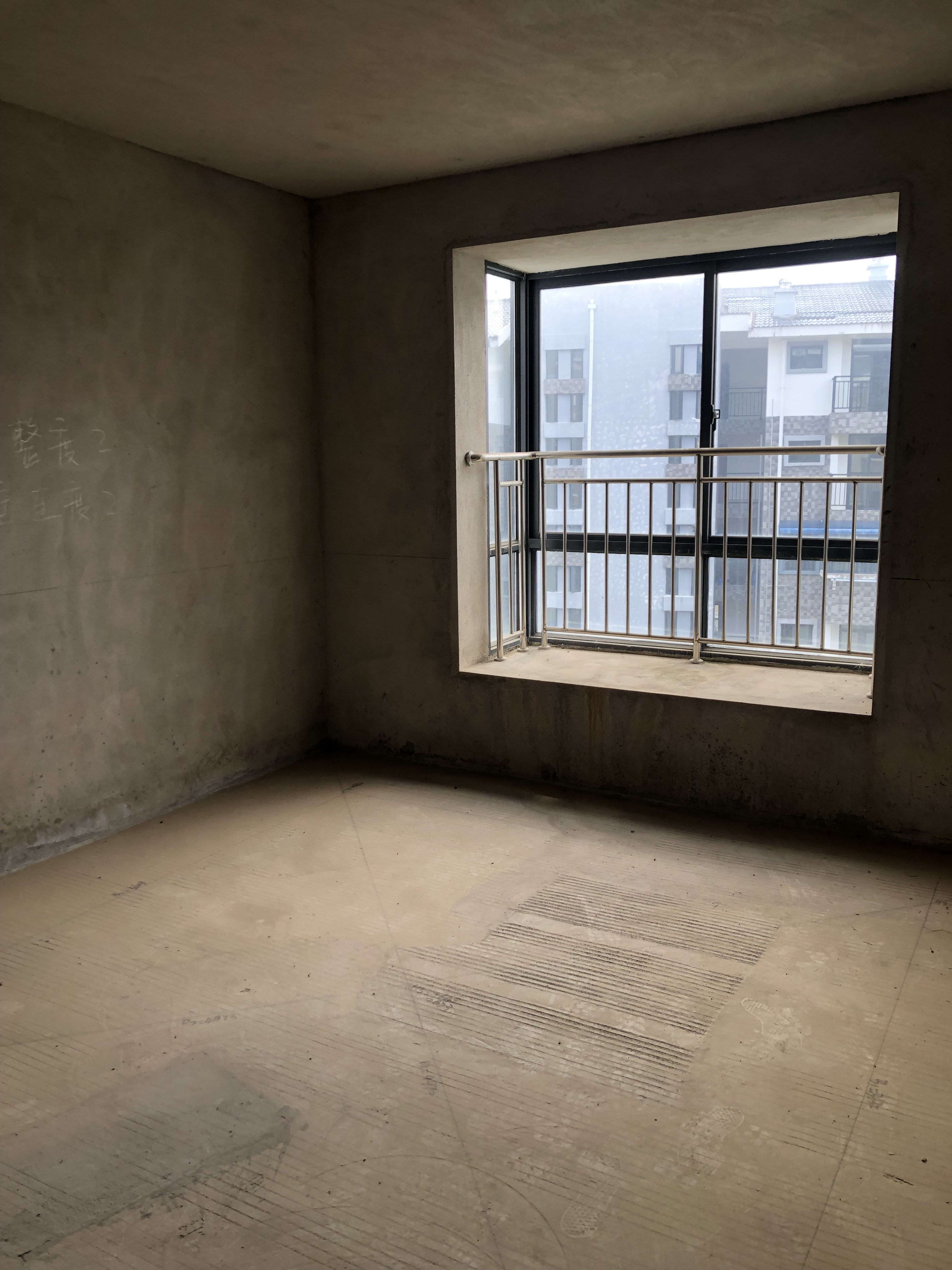 雁山师大，相思江奥林苑，3室2厅2卫，117..56㎡，毛坯，售价38万 二手房