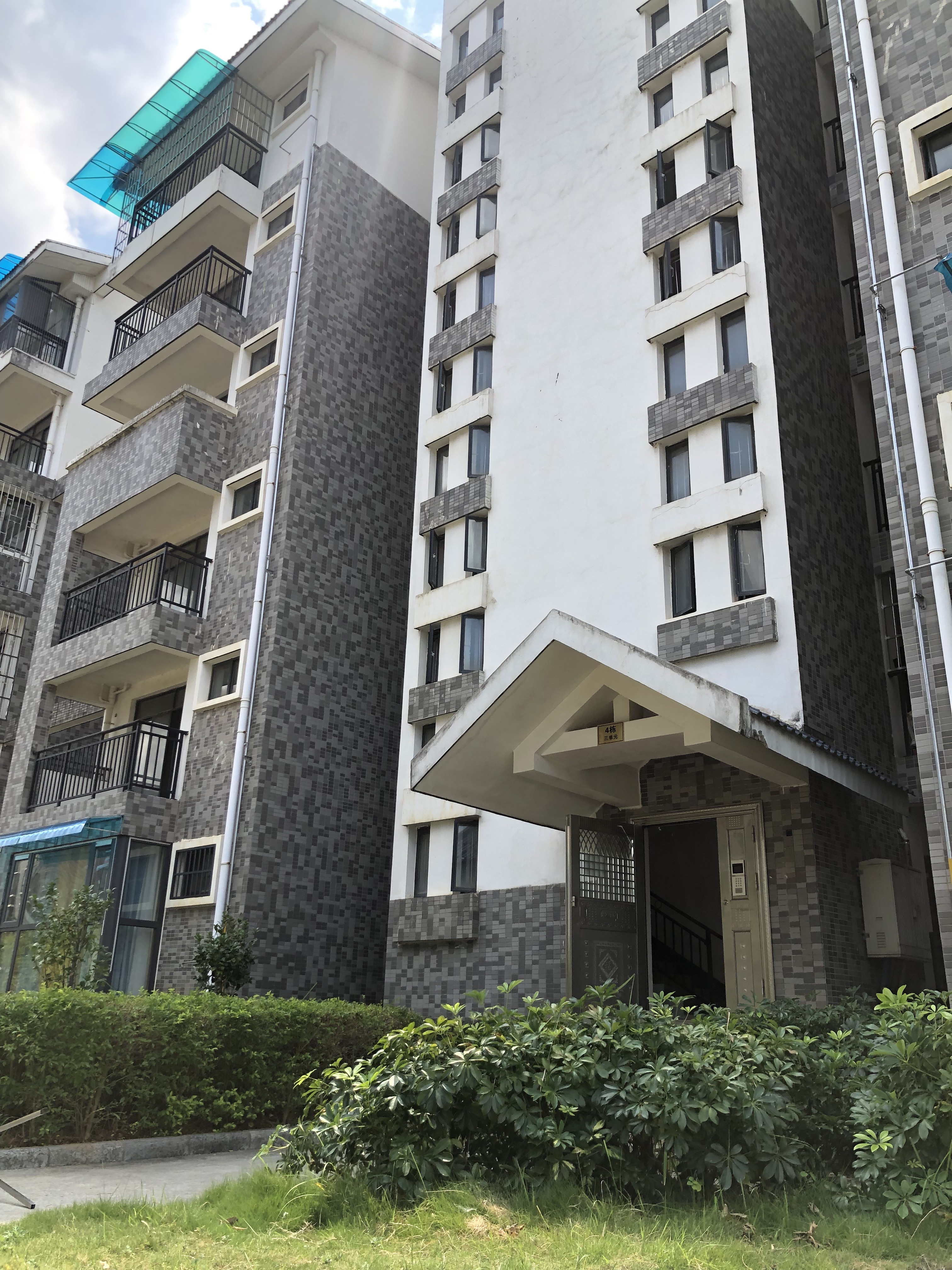 雁山师大，相思江奥林苑，3室2厅2卫，117..56㎡，毛坯，售价38万 二手房