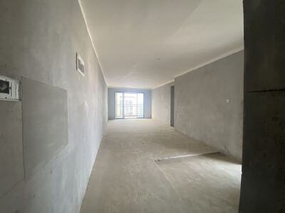 汇荣桂林桂林星玺，4室2厅2卫，118+20㎡，毛坯，售价50万