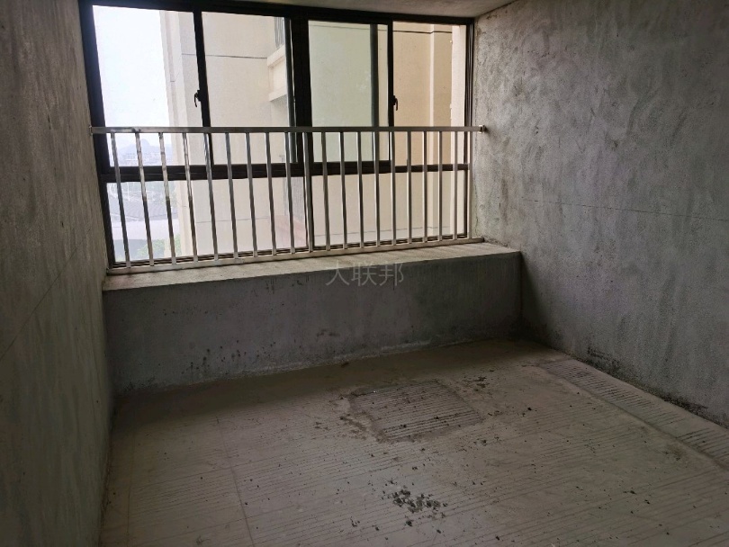 鑫屿金河阳光，4室2厅2卫，108㎡，毛坯，售价46.8万 二手房