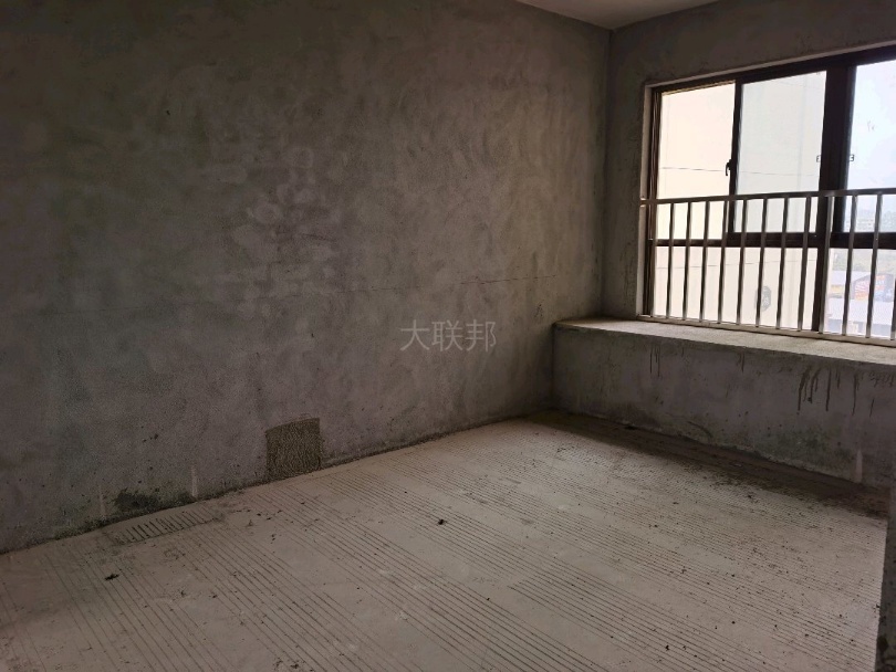 鑫屿金河阳光，4室2厅2卫，108㎡，毛坯，售价46.8万 二手房