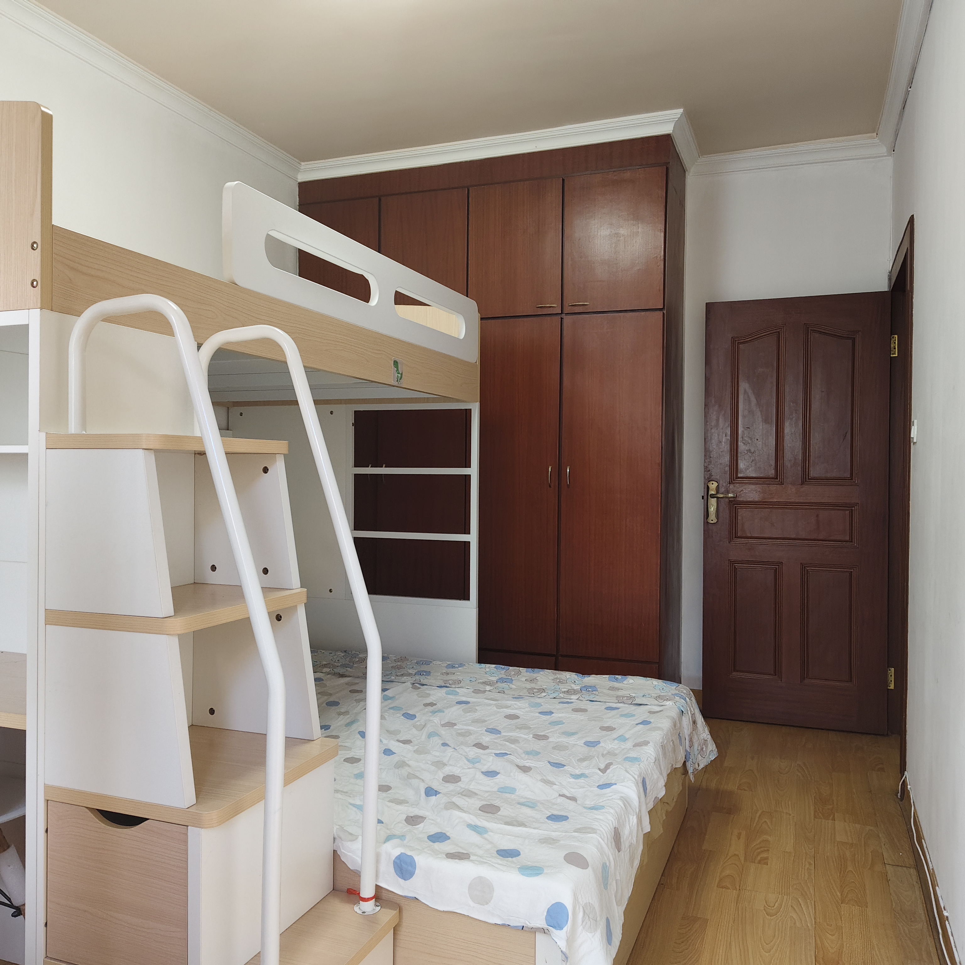 丽君公交站旁边小区小户型 租房