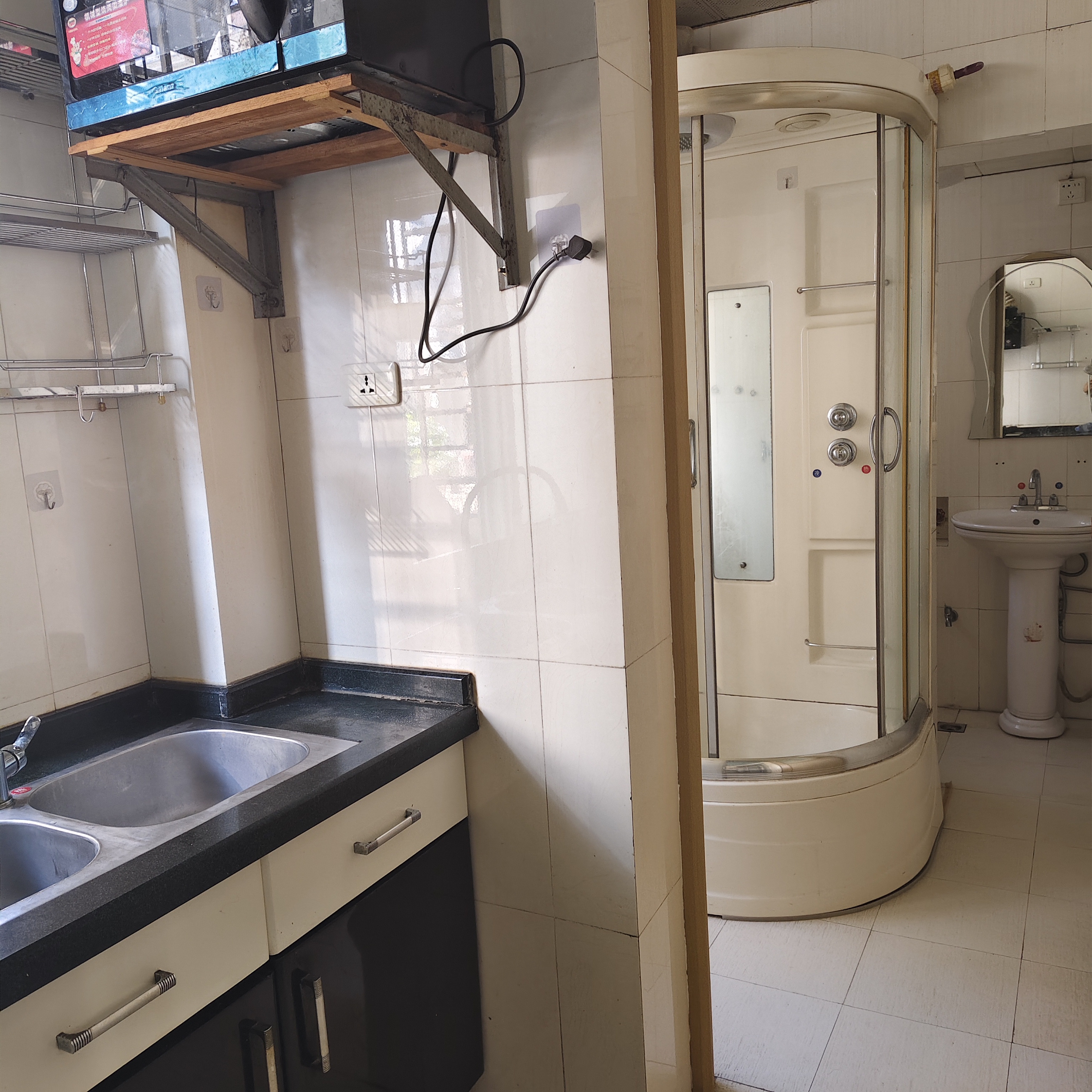 丽君公交站旁边小区小户型 租房