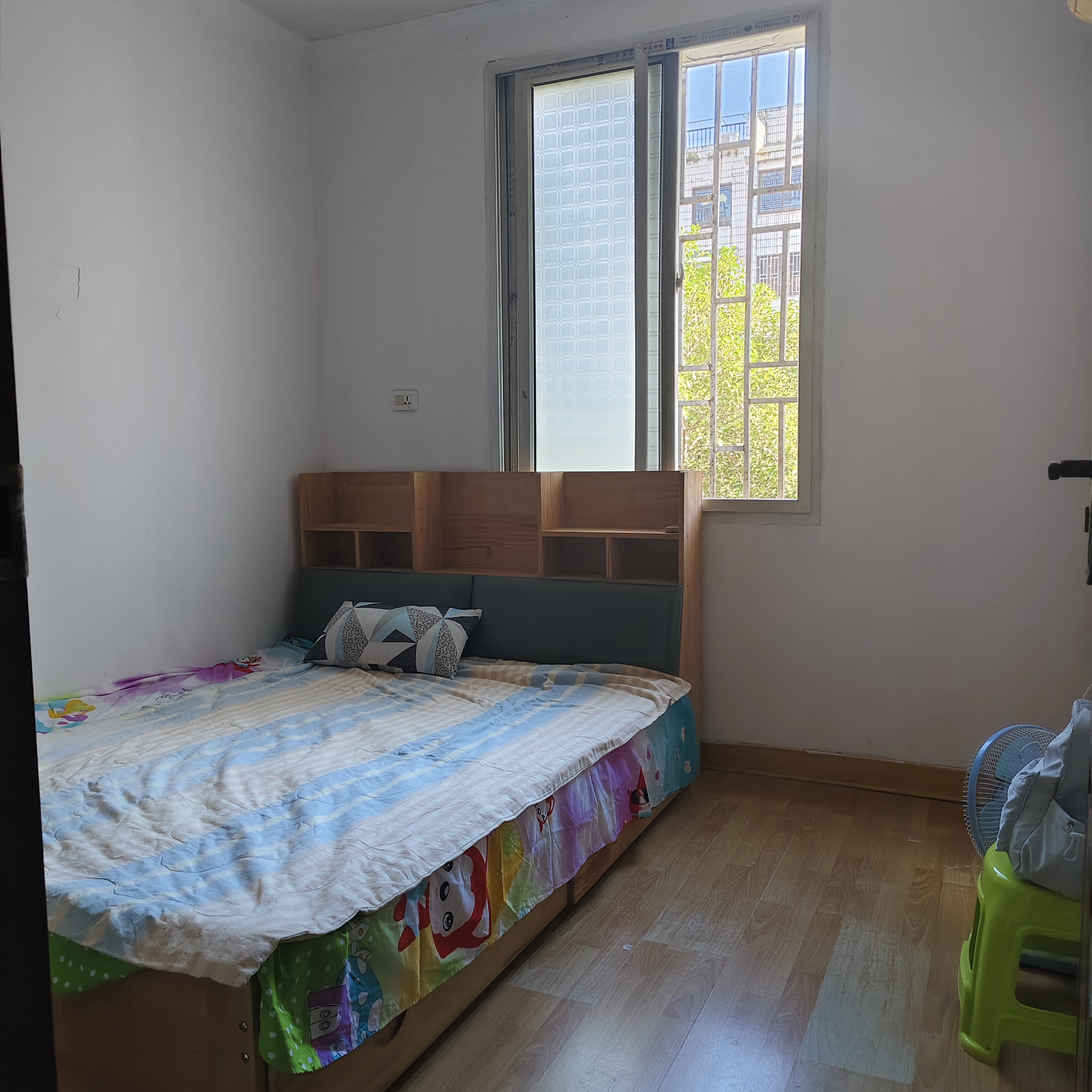 丽君公交站旁边小区小户型 租房