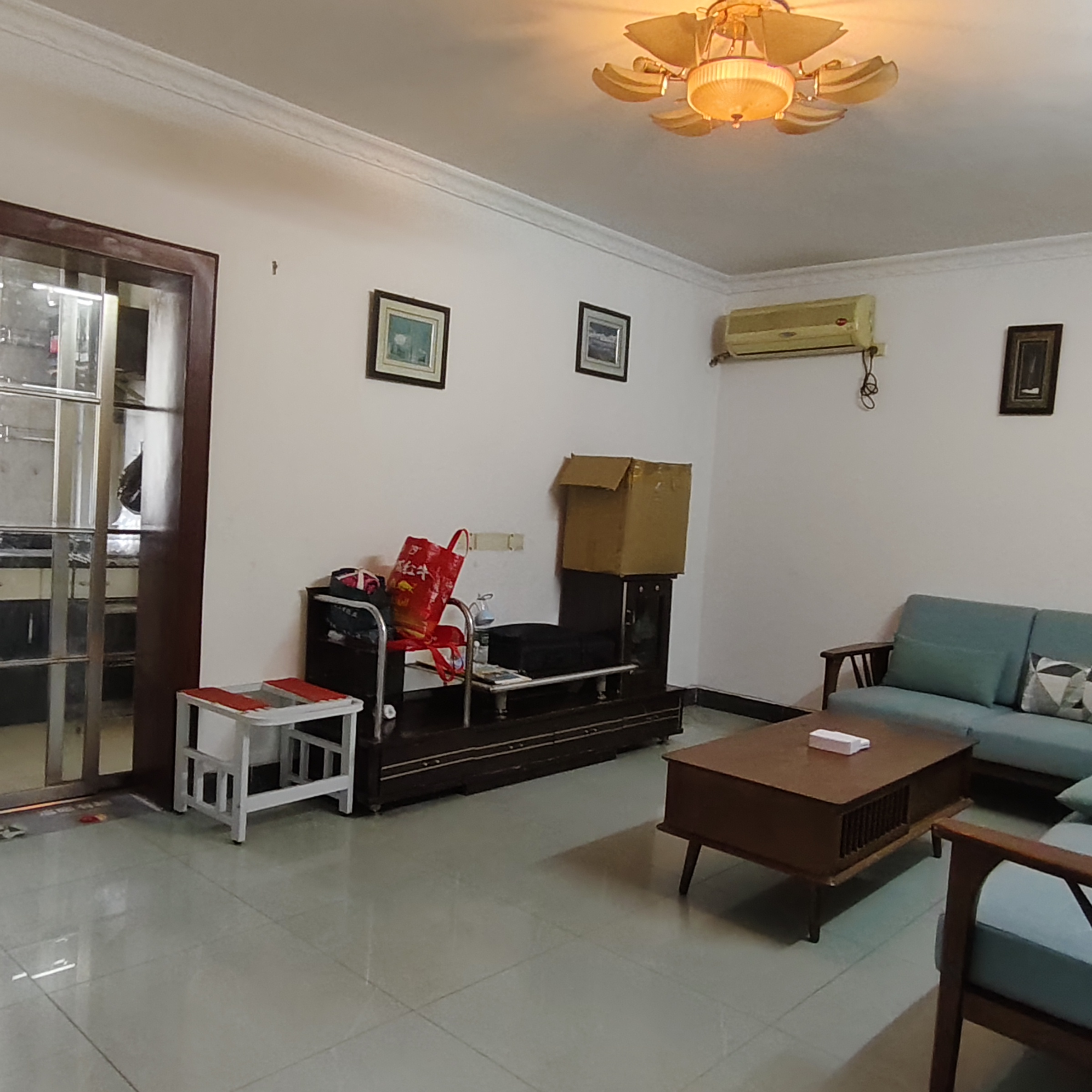 丽君公交站旁边小区小户型 租房