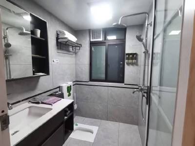 安厦麒麟湾畔，3室2厅2卫，145㎡，精装