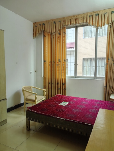 一中对面3房出租